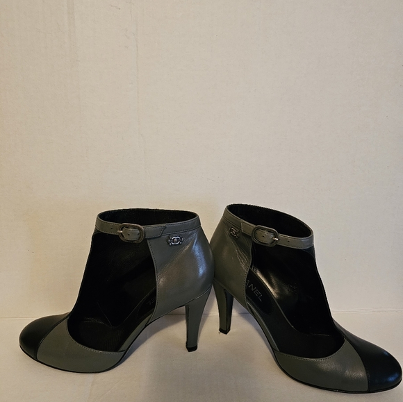 Chanel Cutout Ankle Boot, EU 37 US 6.5 Black Grey High Heel Bootie, TWO Tone - Picture 9 of 10